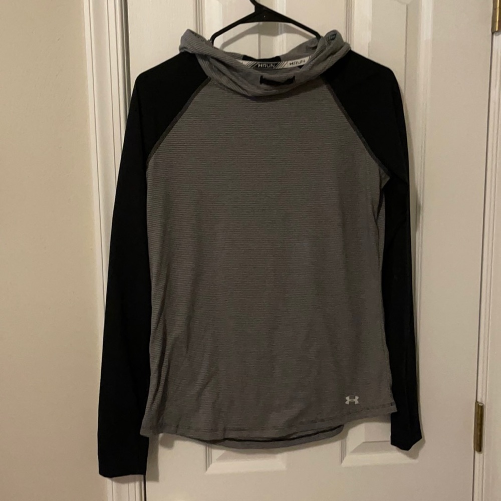 Women’s under armour running top